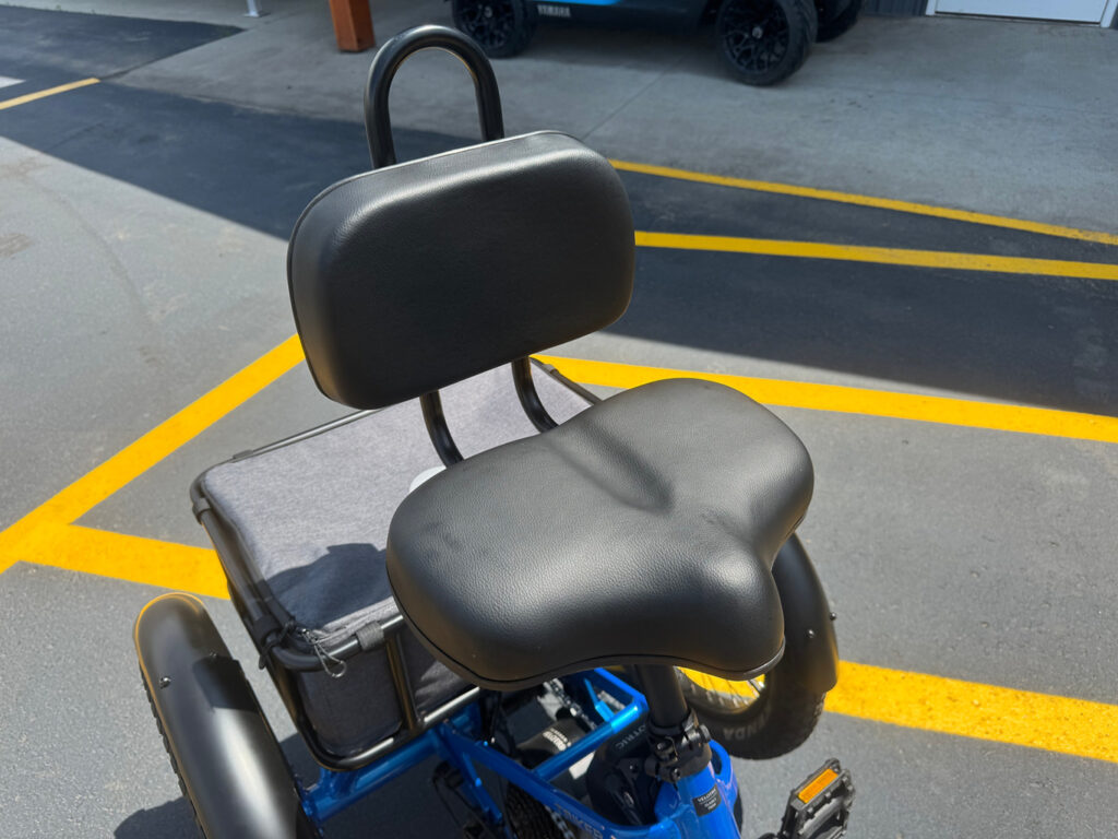 Velotric Triker ComfortMax seating system with adjustable backrest and swept-back handlebars Velotric Triker ComfortMax seating system with adjustable backrest and swept-back handlebars